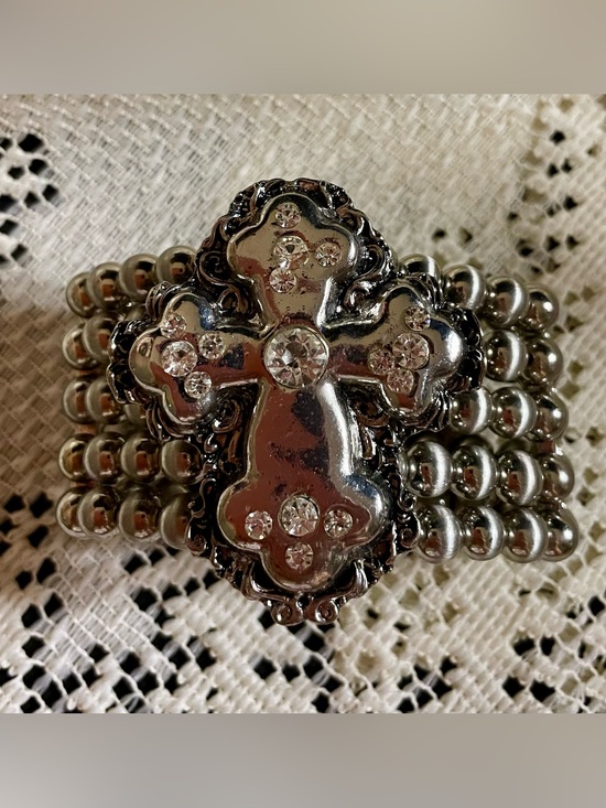 Jewelry - Silver Rhinestone Cross Stretch Bracelet Goth or Western Look